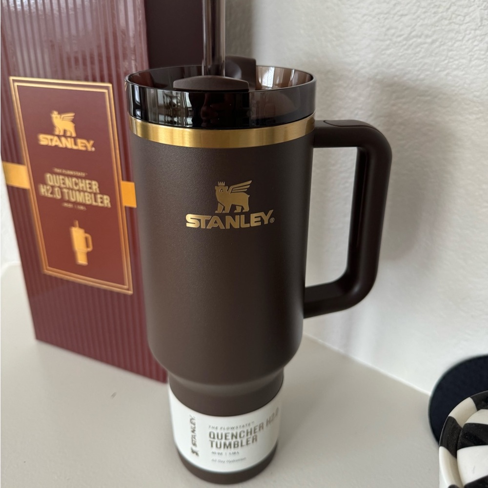 The Chocolate Gold Quencher H2.0 FlowState™ Tumbler